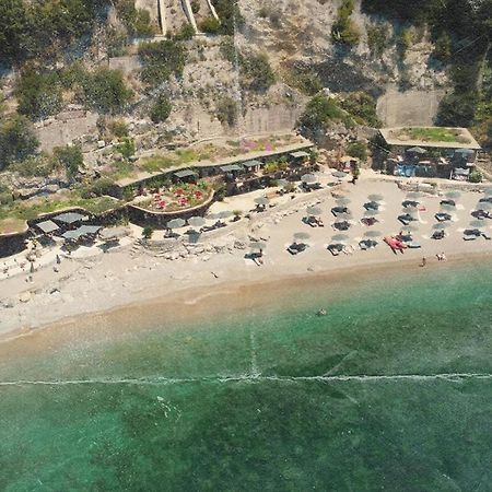 Bed and Breakfast Eco Del Mare Леричи Экстерьер фото