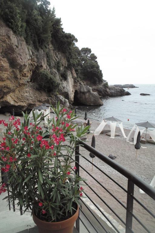Bed and Breakfast Eco Del Mare Леричи Экстерьер фото