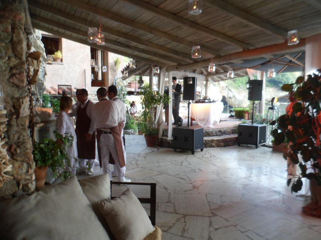 Bed and Breakfast Eco Del Mare Леричи Экстерьер фото