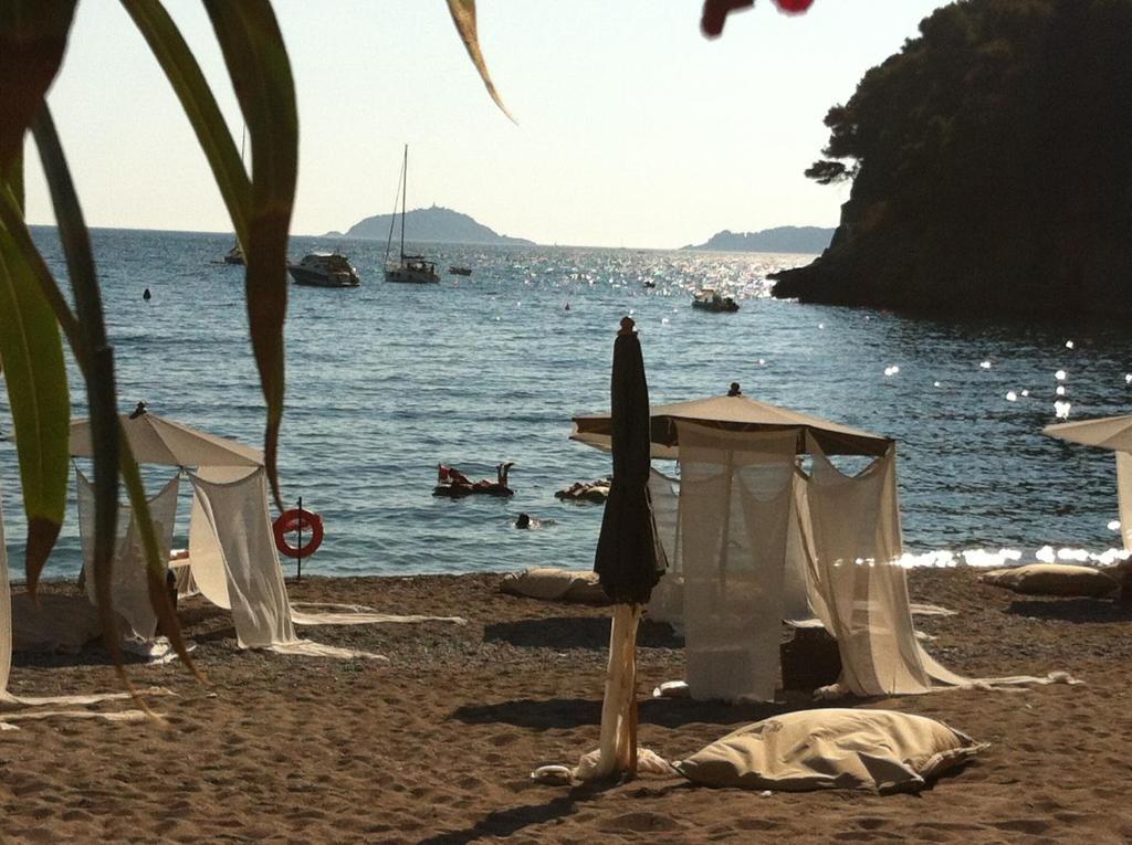 Bed and Breakfast Eco Del Mare Леричи Экстерьер фото